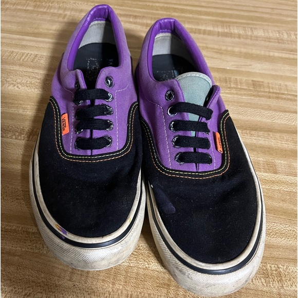 Vans customs - Picture 3 of 4